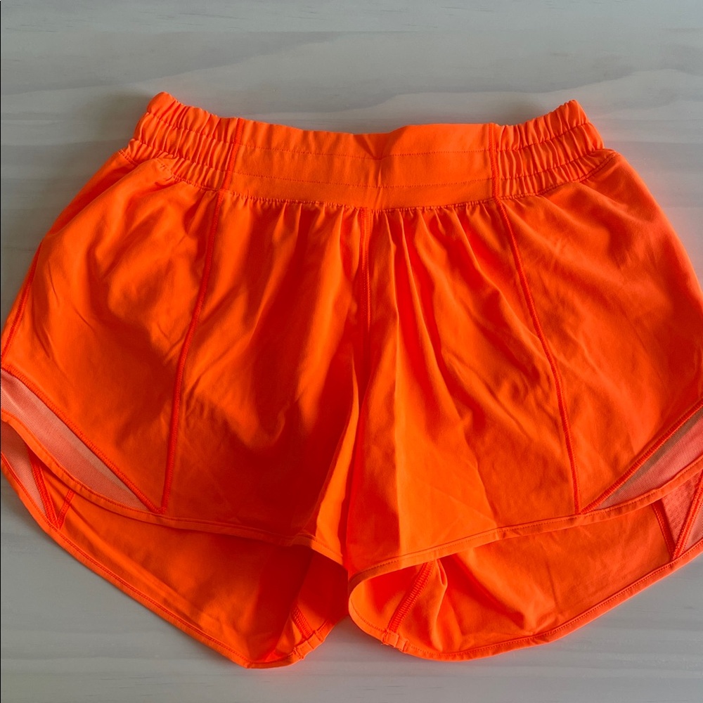 Lululemon Hotty Hot Short *4in inseam